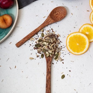 Cuillère en bois de coco personnalisée avec différentes tailles et formes cuillères en bois de noix de coco à bas prix - Product Image 2