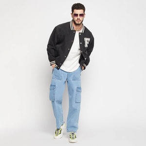 Chaqueta Universitaria de Lana con Logotipo Personalizado al por Mayor para Hombre, Tipo de Cierre con Botones, Bolsillos, Chaqueta Bomber de Béisbol Cálida para Hombre - Product Image 5