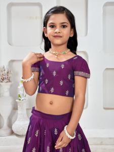 Shoryam Fashion Kids Purple Floor-Length Lehenga Choli |   Pattu Pavadai traditionnel indien pour filles |   Fête ethnique de qualité boutique - Product Image 5