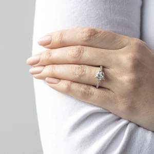 Anillo de compromiso Moissanite Trillion Cut - Product Image 5