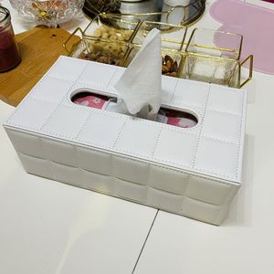 Moderna scatola rettangolare in ceramica porta fazzoletti in pelle sintetica Dispenser per tovaglioli con motivo quadrato in finta pelle - Product Image 1