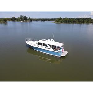 Sabre 45 Salon Express 2019, Material de Casco de Fibra de Vidrio Duradero - Product Image 1