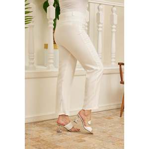 Pantalones de Tela Blanca Talla Grande RMG para Mujer, Cómodos Pantalones de Pierna Recta con Mezcla de Poliéster y Elastano - Product Image 2