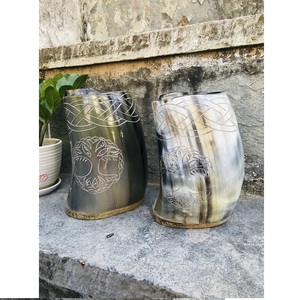 Taza de cuerno natural hecha a mano para hombre, jarra de cerveza de cuerno real con mango de cuero, tamaño personalizado disponible - Product Image 2