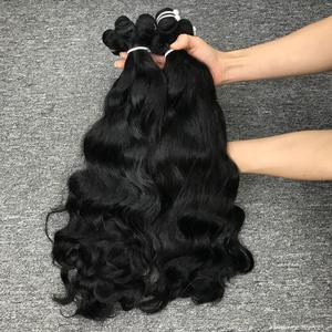 Nueva instalación Extensiones de cabello Remy Virgen sin procesar Onda natural Color negro Cutícula alineada Máquina de doble estiramiento Tipo de trama Cabello - Product Image 2