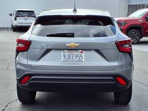 Atractivos autos Chevrolet Trax LS LS 4dr Crossover usados en venta - Product Image 4