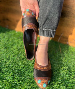 ใหม่แท้ทําด้วยมือของแท้ Cowhide หนังเครื่องมือตะวันตกดอกไม้ผู้หญิงล่อสไตล์หัตถกรรมวินเทจปิดนิ้วเท้ารองเท้าหนัง - Product Image 2