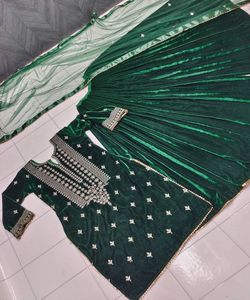 ชุดเดรสผ้าไหมบอลลีวูดที่ซับซ้อน: สร้างรายละเอียดที่ซับซ้อนด้วยชุดเดรสผ้าไหมบอลลีวูดของเรา เหมาะสําหรับกิจกรรมทางการ - Product Image 6