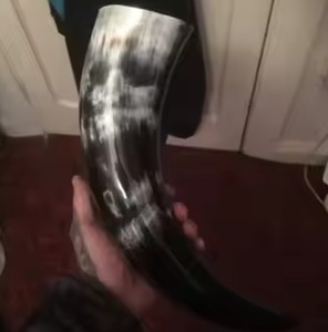 Taza de Cuerno Vikingo de Alta Calidad con Nuevo Diseño Metálico, Taza de Cerámica para Bar, Fiesta, Cerveza, Accesorio Hecho a Mano para Exportación - Product Image 4