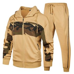 Fabricant personnalisé de haute qualité chenille brodée sweat à capuche lourd et jogger ensemble de survêtements de créateur imprimés sur toute la surface pour hommes - Product Image 1