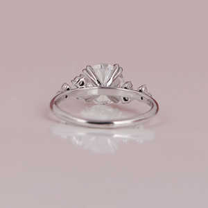 Anillo de diamante cultivado en laboratorio de corte chapado en oro macizo de 18KT para mujer, diseño Floral de moda, anillo de propuesta de lujo romántico certificado IGI - Product Image 3