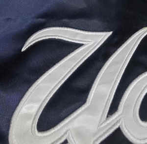 Nueva moda llegada elegante barato al por mayor personalizado elegante satén Varsity chaqueta de Bombardero - Product Image 4