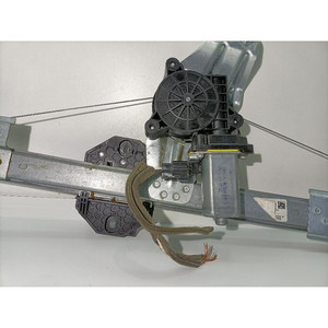 Mécanisme de levage de la vitre avant. DX DACIA Sandero Série II 807209299R H4B400 (12>20) - Product Image 2