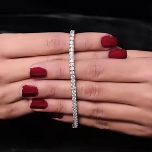 Bracelet de tennis en moissanite cultivé en laboratoire 5.0 TCT pour femme Bracelet en diamant de 3.00mm en argent 925 or 14kt Bracelet élégant - Product Image 2