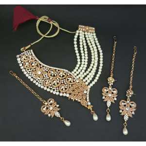 Collier plaqué or Kriaa serti de perles en pierre autrichienne Maang Tikka 1103656A Parure de bijoux fins - Product Image 1