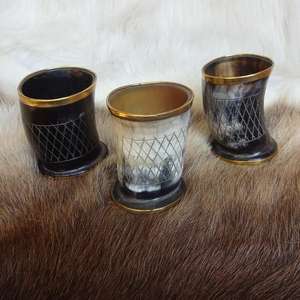 Corne de buffle fabriquée à la main en forme de verre imperméable d'inspiration viking et verres à collectionner par Crescent Crafts - Product Image 2