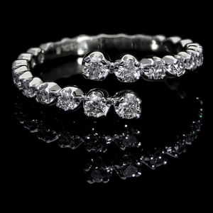 Bague en diamant chic en or jaune 14 avec diamants ronds jumeaux Déclaration élégante avec sertissage à griffes partagé - Product Image 3