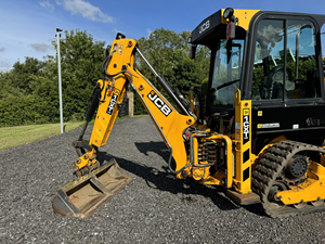 Retroexcavadora JCB 1CXT de alto flujo, lista para EPA/CE, a precio económico con accesorios para construcción - Product Image 2
