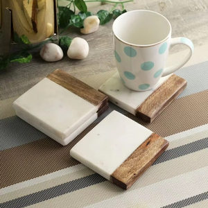 ASSISTANCE BUEN Posavasos redondos de madera de acacia de mármol Tamaño personalizado Taza de madera para bebidas Esteras y almohadillas elegantes No hay opiniones aún - Product Image 1