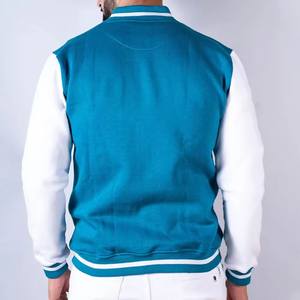 Veste universitaire en toile matelassée pour homme, design tendance de haute qualité, logo sur le devant, tissu durable, couleurs et tailles personnalisées - Product Image 2
