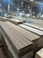 Panneaux à tambour Panneaux flexibles en bois massif pour décoration intérieure moderne d'armoires de cuisine et de meubles de décoration ou de revêtement mural