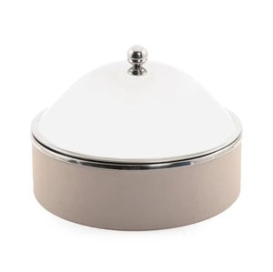 Cazuela redonda aislada de metal blanco con tapa y detalle de nácar perfecta para bodas y servir ollas calientes - Product Image 1