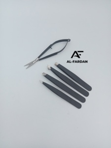 Ensemble de pinces à sourcils couleur noir mat avec ciseaux à ressort, pinces à sourcils légères à pointe épaisse, inclinée, carrée et pointue - Product Image 3