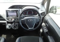 Meilleur prix pour voitures d'occasion - Toyota Noah SI WXB 2018, moteur turbo, conduite à droite, hybride, voiture d'occasion à vendre.