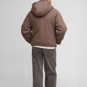 เสื้อแจ็คเก็ตพัฟเฟอร์ผู้ชายคุณภาพพรีเมียมสั่งทำขายส่ง ระบายอากาศได้ดี เหมาะสำหรับใส่ลำลองในฤดูหนาว สวมใส่สบาย พร้อมลายปักสำหรับผู้หญิง - Product Image 2