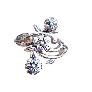 Navya Craft 925 Sterling Silver Handmade Floral Ring for Christmas Anniversary Valentine's Day Gift for Women <b>Wife</b> Mother - Product Image 1