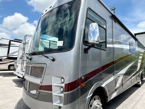 Vendedor Verificado de C-o-a-c-h-m-e-n E-n-c-o-r-e 355DS Usado del 2023, Listo para Viajar - Product Image 4