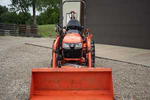 Tractor KUBOTA B2601HSD usado - Product Image 5