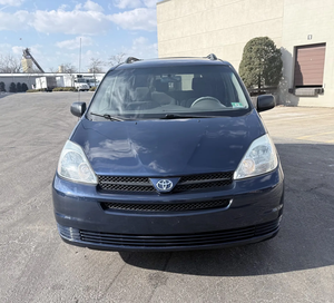 LISTO PARA CONDUCIR - USADO, VOLANTE A LA IZQUIERDA |   Volante a la derecha |   TOYOTA SIENNA LE 2005 CON 48 MIL PESOS MILEALES - Product Image 1