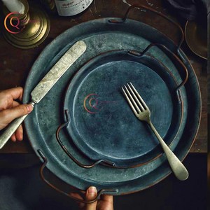 Plateau de service plaqué pour collations et boissons de table de ferme Nouveau plateau rond décoratif galvanisé avec poignée Plats et assiettes - Product Image 1