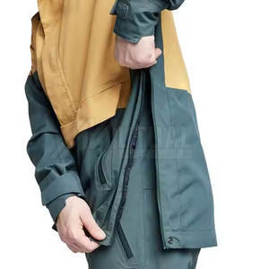 Venta caliente 2025 Chaqueta de ropa de nieve con logotipo personalizado Impresión con capucha Diseño a prueba de viento en diferentes colores - Product Image 4