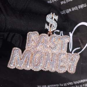 Colgante de Moissanita con Corte Brillante Personalizado al por Mayor, Claridad VVS, Certificado GRA, Estilo Hip Hop Iced, Joyería Unisex, Amuletos - Product Image 4