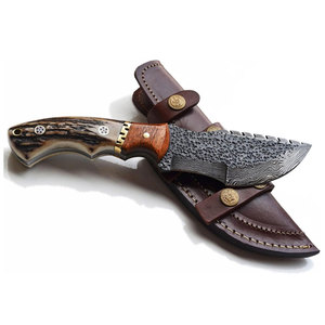 Couteau de survie en acier Damas fait main, lame pleine, couteau utilitaire de camping en plein air, manche en bois naturel - Product Image 4