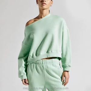 Haut court décontracté à capuche en molleton français polyester/coton respirant et écologique pour femme, coupe oversize et épaules dénudées - Product Image 6