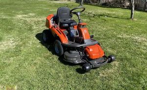 Tractor Cortacésped Industrial de 4 Tiempos, 216Ts, con Tracción en las 4 Ruedas, para Corte de Césped - Product Image 2