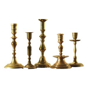 Élégant porte-bougie en laiton pour mariages et célébrations festives avec des motifs artisanaux exquis - Product Image 2