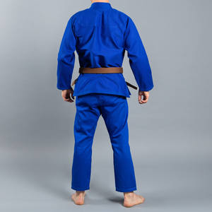 Kimono profesional BJJ GI con logotipo personalizado, material transpirable ligero, puntos de estrés reforzados, puño seguro que absorbe el sudor - Product Image 3