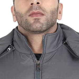 Chaqueta sin mangas de calle de invierno hecha con el mejor material para hombre, ropa informal con logotipo frontal transpirable a prueba de viento de alta calidad - Product Image 4
