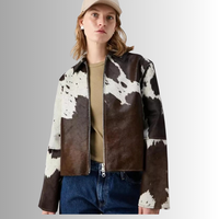 Veste en cuir de qualité supérieure avec poils, élégance robuste et texture de cuir naturel pour les amateurs de streetwear audacieux et de style western
