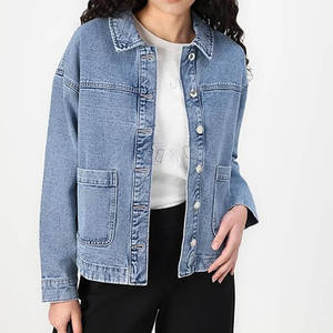 Veste en jean bleu clair pour femmes, vêtements d'extérieur décontractés boutonnés sur le devant, veste en jean coupe décontractée - Product Image 4
