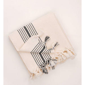 Toalla de baño Hammam Peshtemal de estilo turco 90x180cm 350gr Muselina absorbente Algodón Color negro natural Hecho en Turquía para el verano - Product Image 1