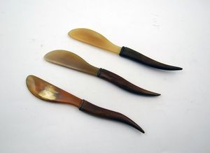 Juego de cuchara de cuerno de búfalo con elegancia pulida a mano y detalles naturales para temas de cocina tradicionales sostenibles - Product Image 4
