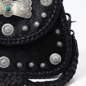 Bolso de hombro trenzado occidental de piel de vaca de nueva tendencia Bolso de cuero occidental bohemio con herramientas a precio al por mayor - Product Image 3