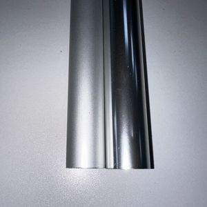 อลูมิเนียมสําเร็จรูปเหล็กและรอบกลมอโนไดซ์ธรรมชาติที่โรงงานผลิตในเวียดนาม Song Hong อลูมิเนียม - Product Image 4