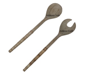 Outils de service de salade en bois de style occidental ensemble de fourchette de cuillère de vente chaude avec poignée en osier vaisselle de cuisine décorative - Product Image 1