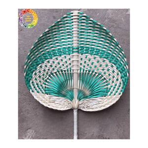 Handfan de feuille de palmier fabriqué à la main de qualité supérieure, origine Vietnam, prix compétitif pour mariage et refroidissement d'été, couleur personnalisée - Product Image 5